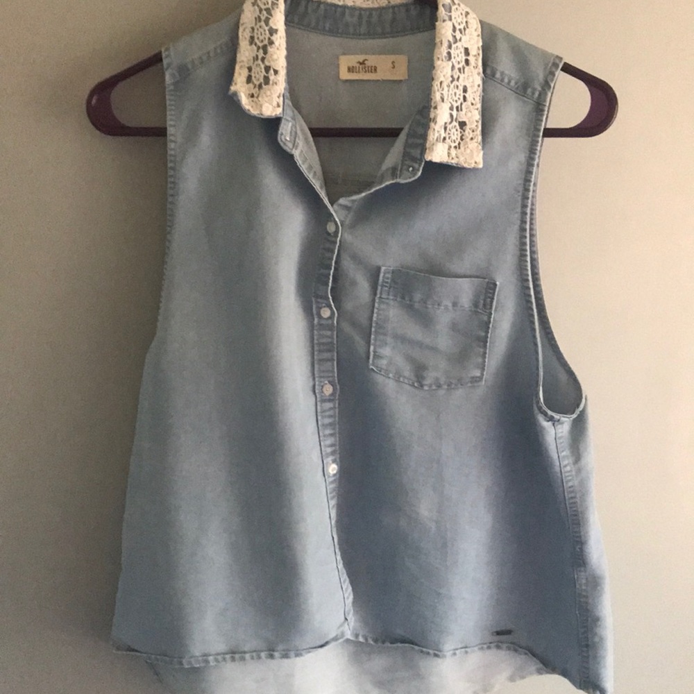 Hollister sleeveless shirt